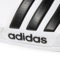 Adidas: AQ1702