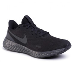 NIKE Revolution 5