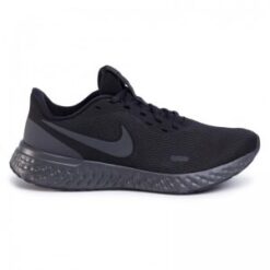 NIKE Revolution 5