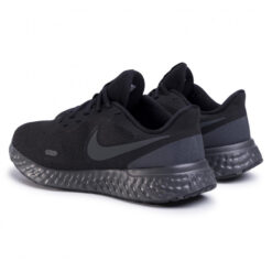 NIKE Revolution 5
