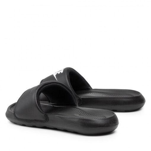 NIKE VICTORI